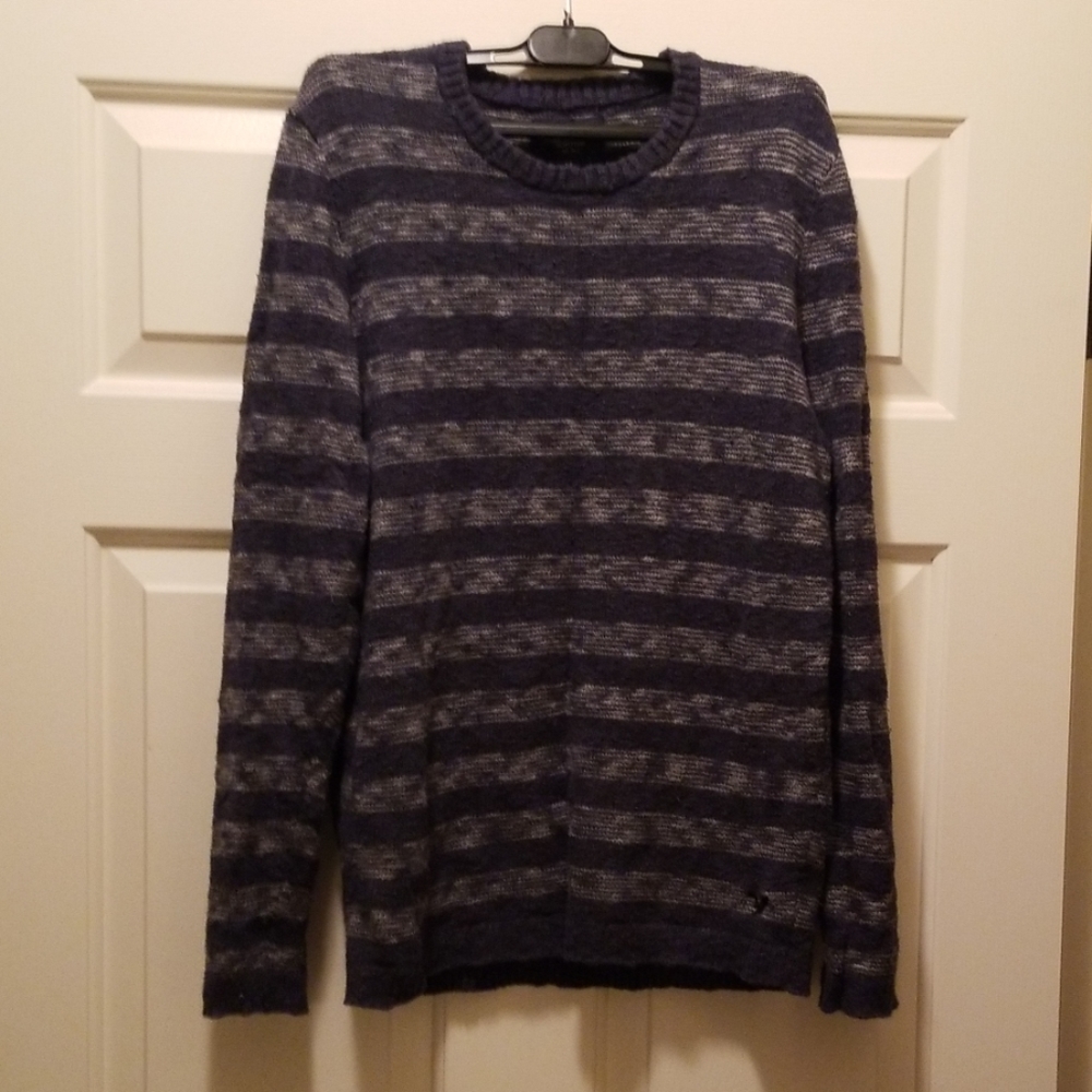 American eagle sweater